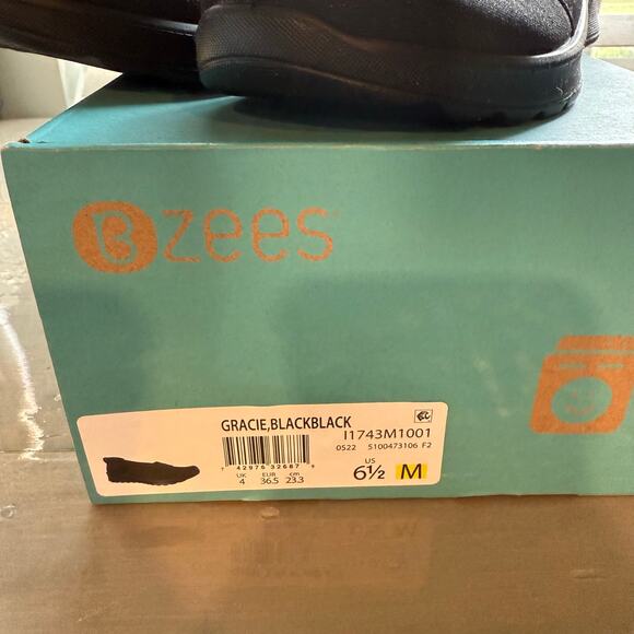 BZees Black Gracie Slip On Flats Sz 6.5 NIB - Picture 12 of 15